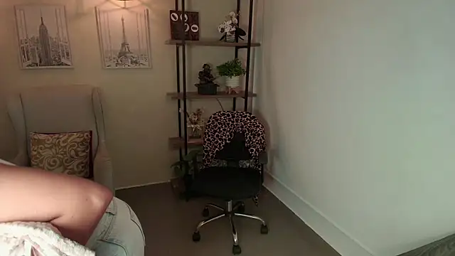  Victoria Collins online show from June 17, 11:12 am