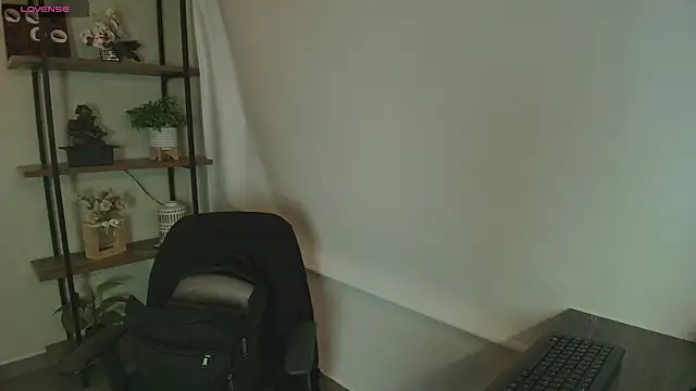  Victoria Collins online show from July 25, 11:08 am