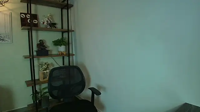  Victoria Collins online show from July 27, 11:06 am