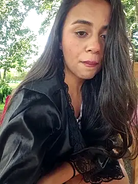 Snapshot of Lunaluxe1001 chatting on December 4, 1:20 pm Lunaluxe1001 online show from December 4, 1:20 pm