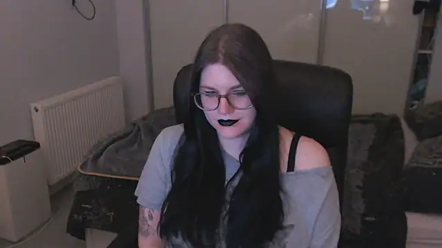 GothSuccubusBabe online show from June 10, 1:06 am