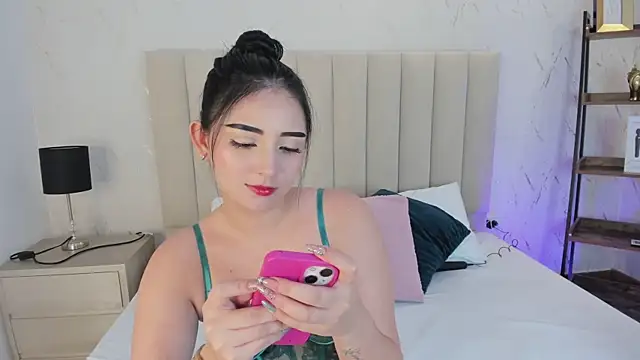 Snapshot of LilithHarperr_ chatting on May 29, 4:54 am LilithHarperr online show from May 29, 4:54 am