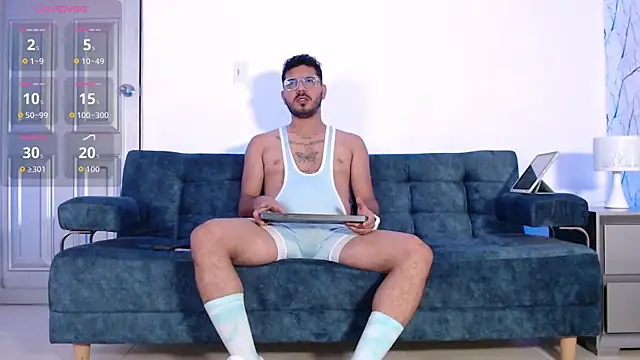 Snapshot of samuelcoopeer chatting on October 2, 5:53 pm samuelcoopeer online show from October 2, 5:53 pm