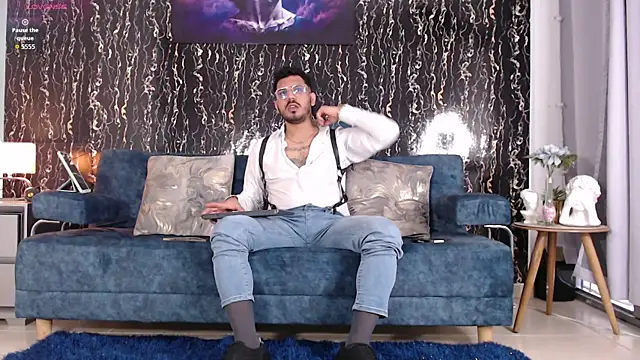 Snapshot of samuelcoopeer chatting on November 2, 2:19 pm samuelcoopeer online show from November 2, 2:19 pm