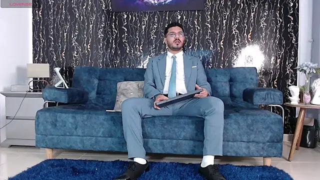 Snapshot of samuelcoopeer chatting on November 8, 1:33 pm samuelcoopeer online show from November 8, 1:33 pm