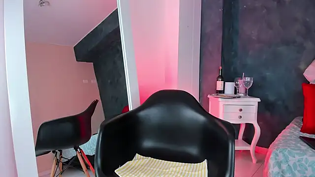 Snapshot of GingerMoon_ chatting on June 9, 7:25 pm GingerMoon online show from June 9, 7:25 pm