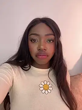 Snapshot of alissradiante1 chatting on November 28, 1:41 am alissradiante1 online show from November 28, 1:41 am