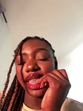 alissradiante1 online show from March 1, 3:41 am