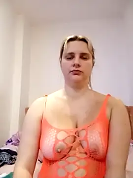 Snapshot of JessicaItalia chatting on November 14, 10:03 am JessicaItalia online show from November 14, 10:03 am