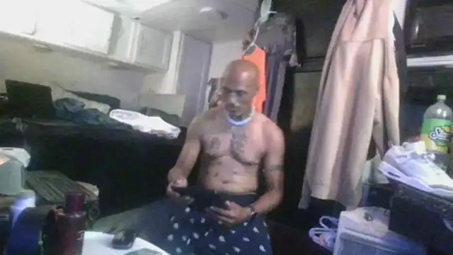 Snapshot of badboy2u2025 chatting on November 17, 5:57 am badboy2u2025 online show from November 17, 5:57 am