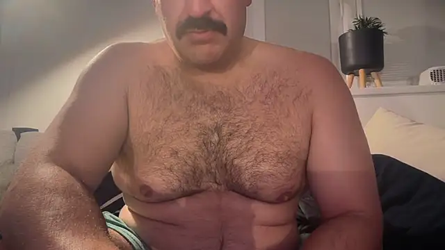 CloudyMuscleBeefy online show from April 14, 12:16 am