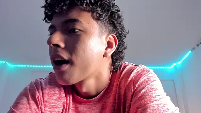 Snapshot of Santy_Stump chatting on October 4, 8:51 pm Santy Stump online show from October 4, 8:51 pm