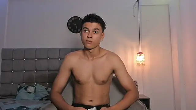 Snapshot of Santy_Stump chatting on November 24, 8:19 pm Santy Stump online show from November 24, 8:19 pm