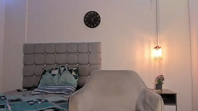 Snapshot of Santy_Stump chatting on December 4, 10:07 pm Santy Stump online show from December 4, 10:07 pm