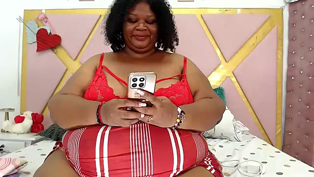 Snapshot of Exoticbigmandy chatting on October 13, 1:55 pm Exoticbigmandy online show from October 13, 1:55 pm