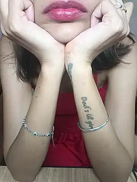 Isha Sax online show from December 14, 6:12 pm