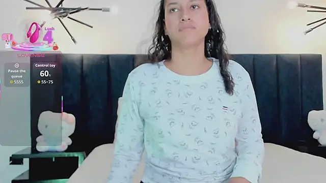 niia7 online show from October 3, 7:33 pm