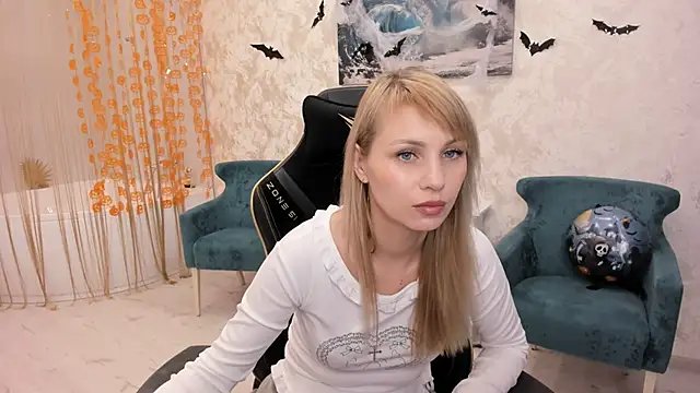 Snapshot of LindaSandy_1 chatting on October 24, 9:06 am LindaSandy 1 online show from October 24, 9:06 am