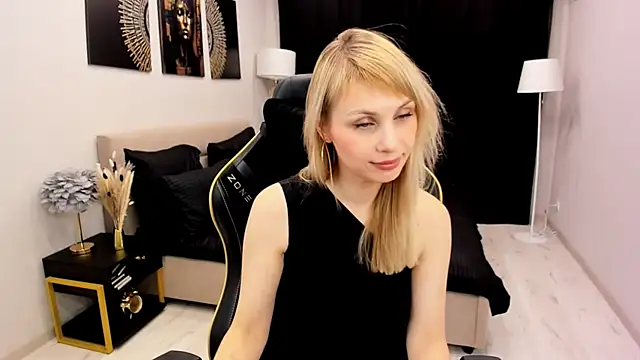 Snapshot of LindaSandy_1 chatting on November 12, 10:48 am LindaSandy 1 online show from November 12, 10:48 am