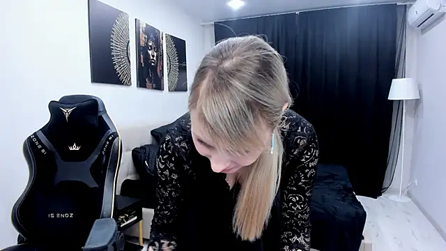 LindaSandy 1 online show from March 15, 7:14 am