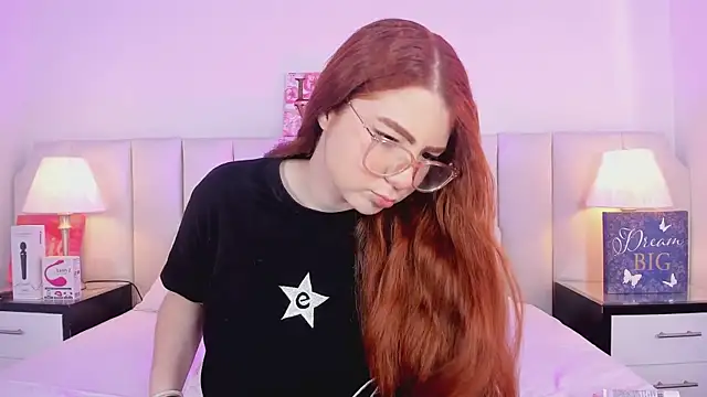 Snapshot of lizy_portman chatting on September 13, 7:35 pm lizy portman online show from September 13, 7:35 pm