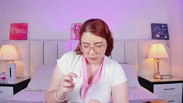 Snapshot of lizy_portman chatting on October 6, 7:44 pm lizy portman online show from October 6, 7:44 pm