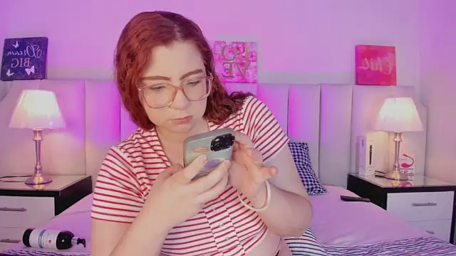 Snapshot of lizy_portman chatting on October 18, 10:21 pm lizy portman online show from October 18, 10:21 pm