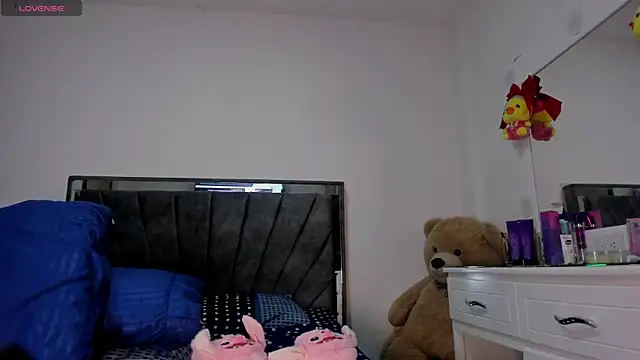 tifanny turner online show from December 3, 1:20 pm