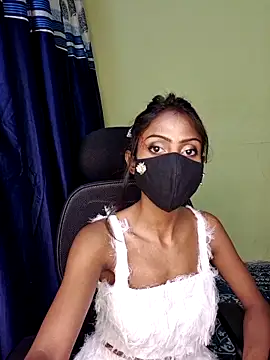 Snapshot of Riya_R24 chatting on June 4, 4:24 pm Riya R24 online show from June 4, 4:24 pm