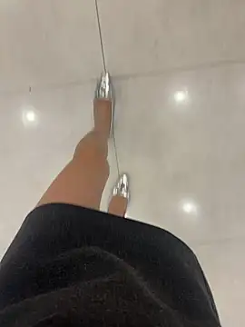 xiaoyuan01 online show from May 2, 3:55 am