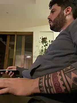 Snapshot of uto857 chatting on November 14, 12:31 am uto857 online show from November 14, 12:31 am