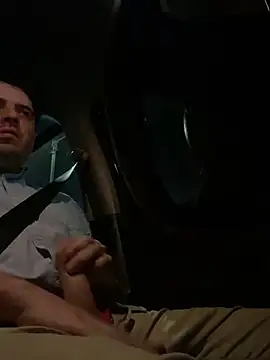 Snapshot of uto857 chatting on December 14, 1:33 am uto857 online show from December 14, 1:33 am