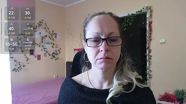 Snapshot of Ronda_Roni chatting on January 16, 5:44 am Ronda Roni online show from January 16, 5:44 am