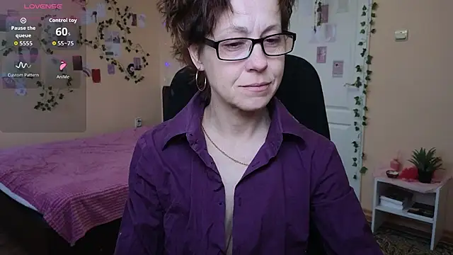 Snapshot of Ronda_Roni chatting on February 7, 12:20 pm Ronda Roni online show from February 7, 12:20 pm