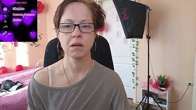 Snapshot of Ronda_Roni chatting on February 18, 6:42 am Ronda Roni online show from February 18, 6:42 am