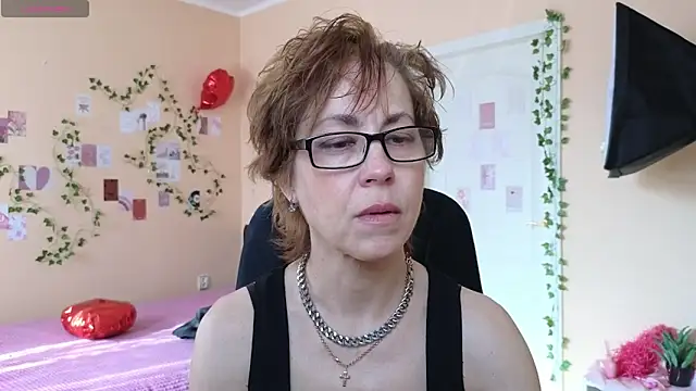 Snapshot of Ronda_Roni chatting on April 15, 5:25 am Ronda Roni online show from April 15, 5:25 am