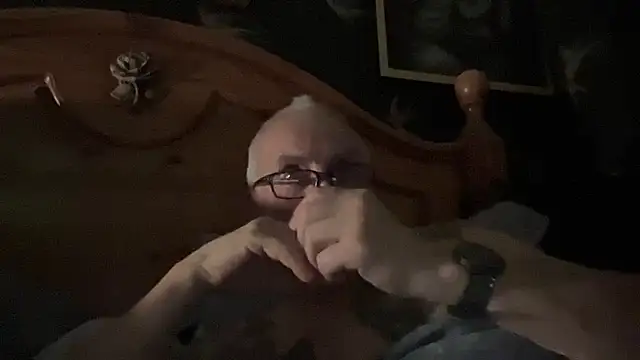 poggles online show from December 4, 8:17 pm