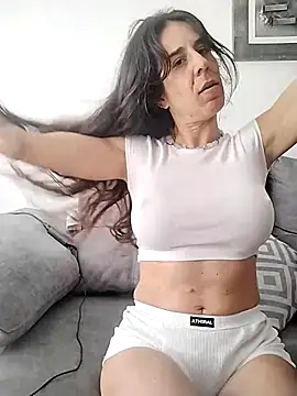 agustinalatina online show from February 5, 11:37 am