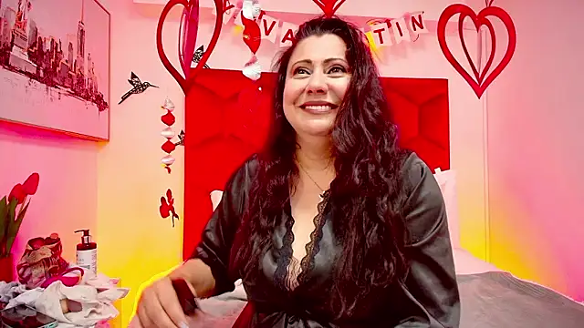 Snapshot of EmmaJhomson chatting on February 17, 12:45 pm EmmaJhomson online show from February 17, 12:45 pm