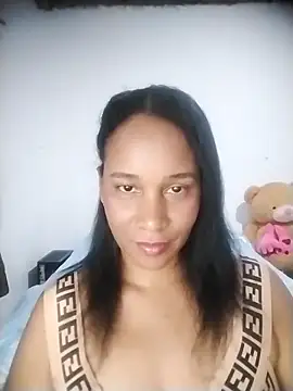 Snapshot of EbonyHorrny chatting on November 12, 1:50 am EbonyHorrny online show from November 12, 1:50 am