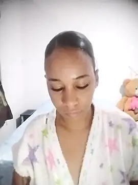 Snapshot of EbonyHorrny chatting on December 3, 12:25 pm EbonyHorrny online show from December 3, 12:25 pm