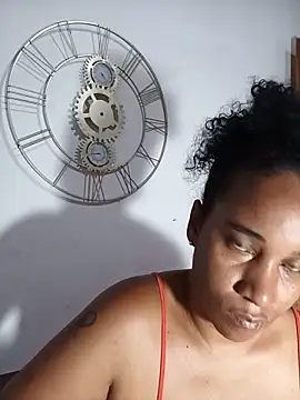 Snapshot of EbonyHorrny chatting on May 13, 11:33 pm EbonyHorrny online show from May 13, 11:33 pm
