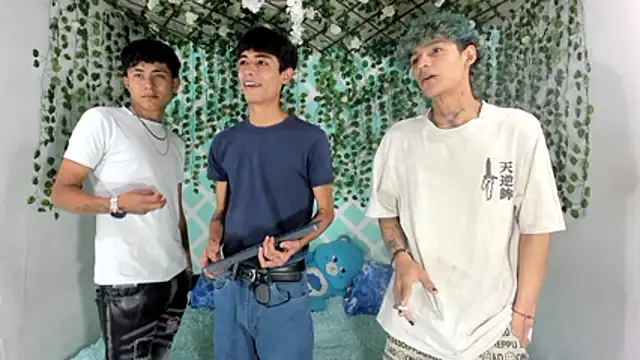 Snapshot of Bastian_boyshot77 chatting on November 30, 7:18 pm Bastian boyshot77 online show from November 30, 7:18 pm