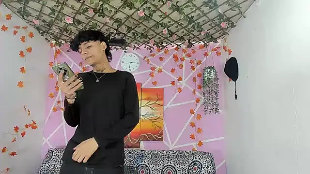 Snapshot of Bastian_boyshot77 chatting on December 5, 6:04 pm Bastian boyshot77 online show from December 5, 6:04 pm