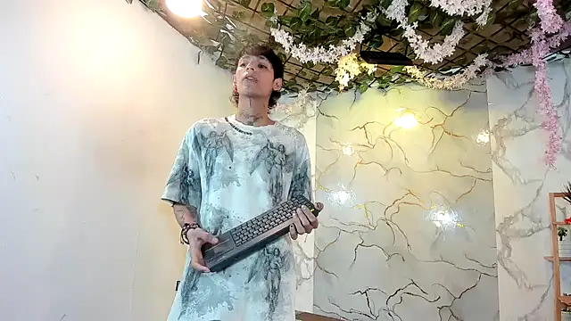 Bastian boyshot77 online show from June 14, 1:02 pm