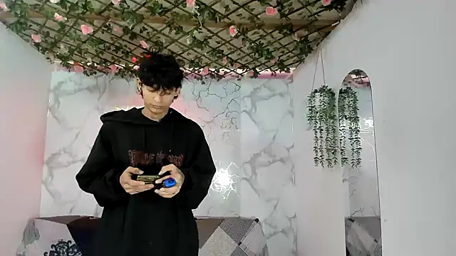 Bastian boyshot77 online show from July 10, 1:36 pm