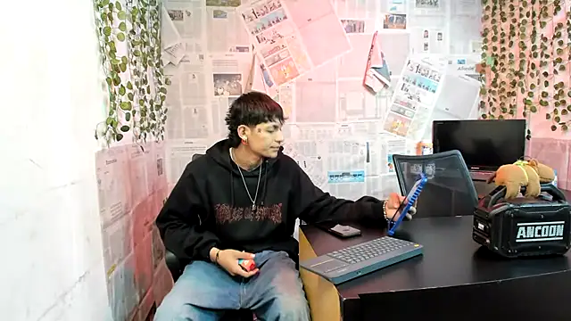 Bastian boyshot77 online show from July 18, 1:37 pm