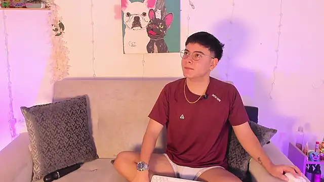 Snapshot of Young_Ben chatting on February 1, 2:26 pm Young Ben online show from February 1, 2:26 pm