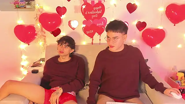 Snapshot of Young_Ben chatting on February 14, 10:50 pm Young Ben online show from February 14, 10:50 pm