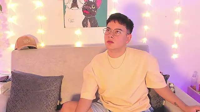 Snapshot of Young_Ben chatting on March 12, 6:30 am Young Ben online show from March 12, 6:30 am